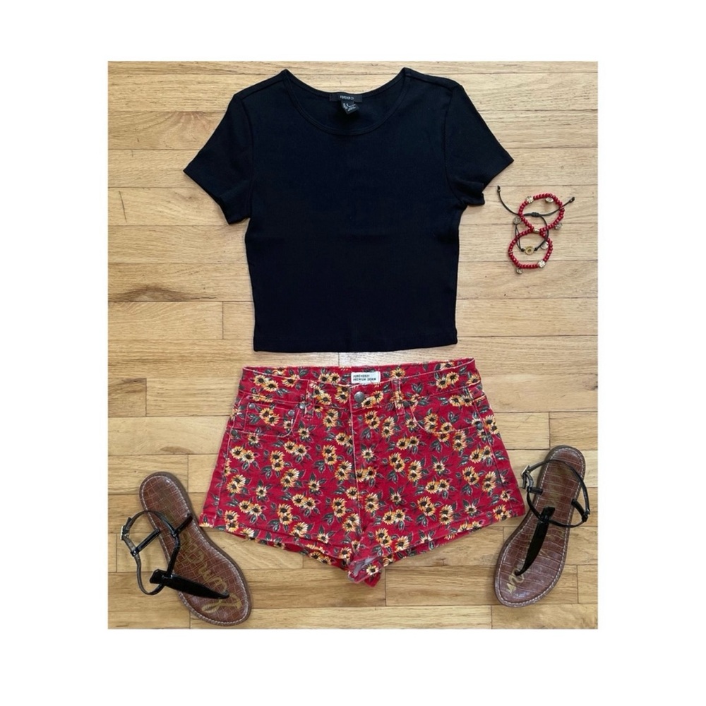 Ribbed Crop Tee